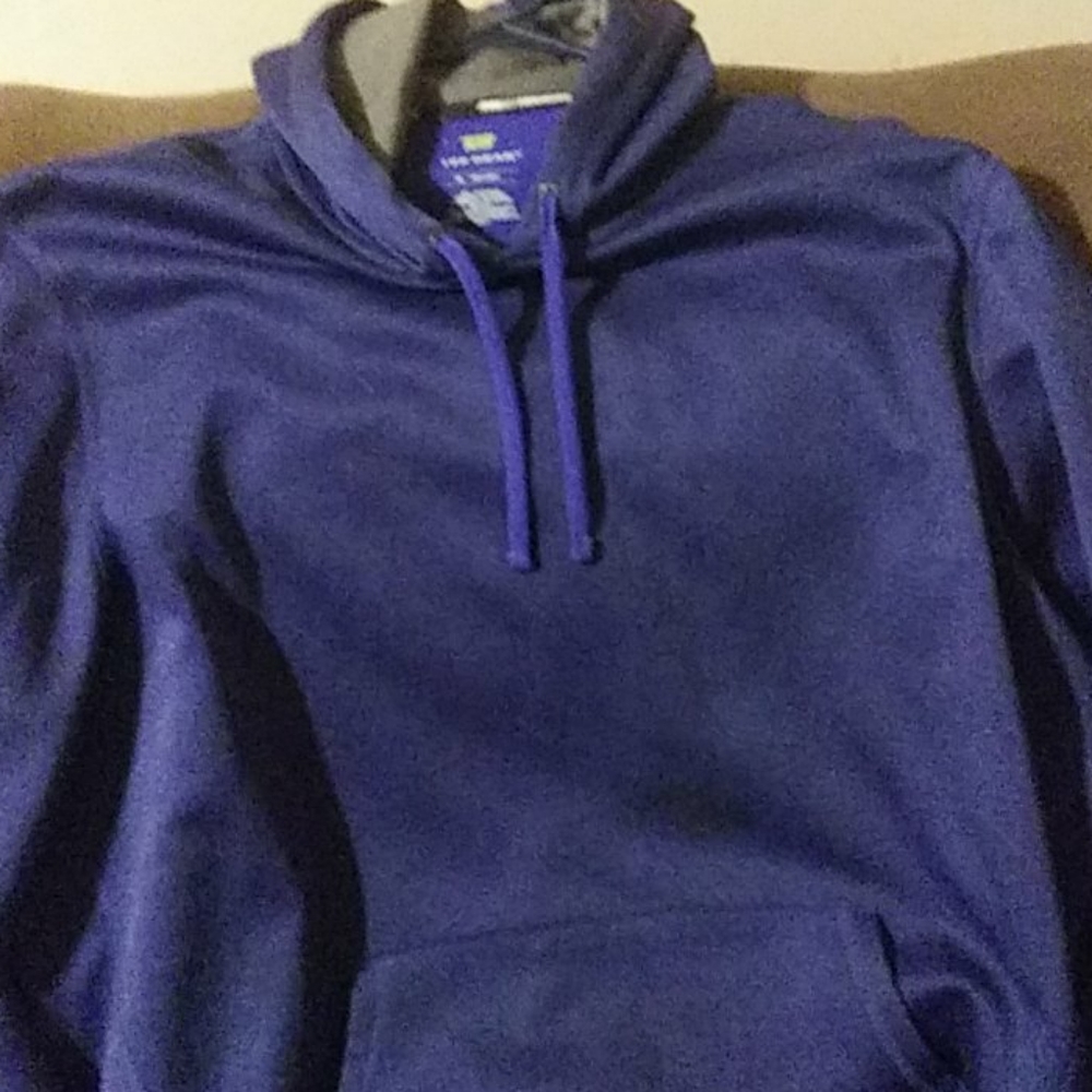 Blue sweatshirt with front pocket